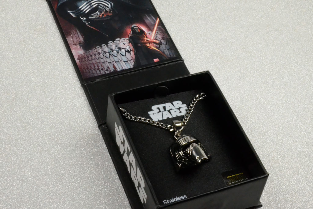 Star Wars Kylo Ren Helmet Necklace