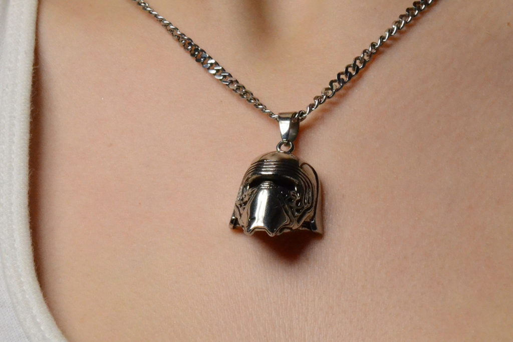 Star Wars Kylo Ren Helmet Necklace